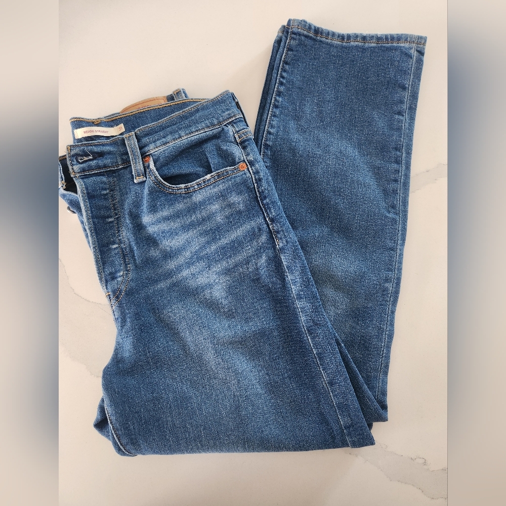 Levi’s Wedgie Straight Leg Jeans Size 31 Denim High Waist Medium Dark Wash